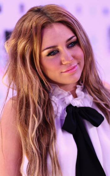 Miley Cyrus vuelve a estar en el centro de la pol mica por otro motivo que